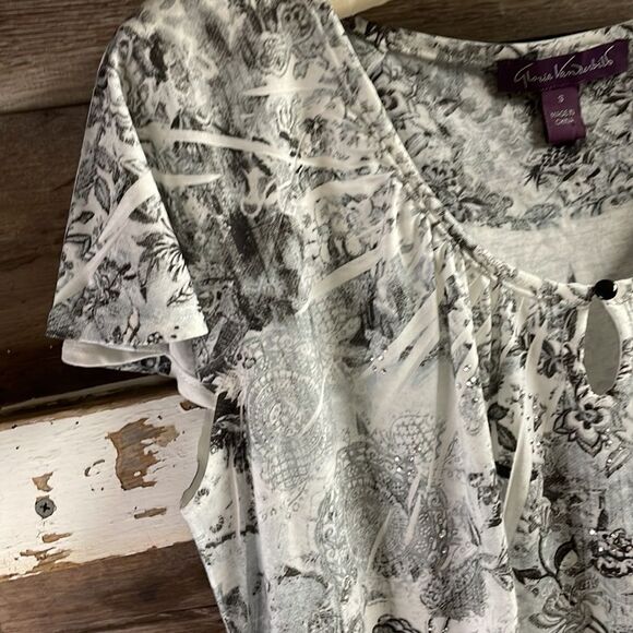 Gloria Vanderbilt Ladies Rhinestone Floral Top, Size Small, Black and White - Picture 5 of 8